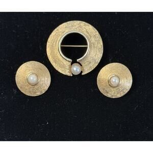 Vtg MCM Brushed Textured Gold Tone Swirl Faux Pearl Brooch and Earrings